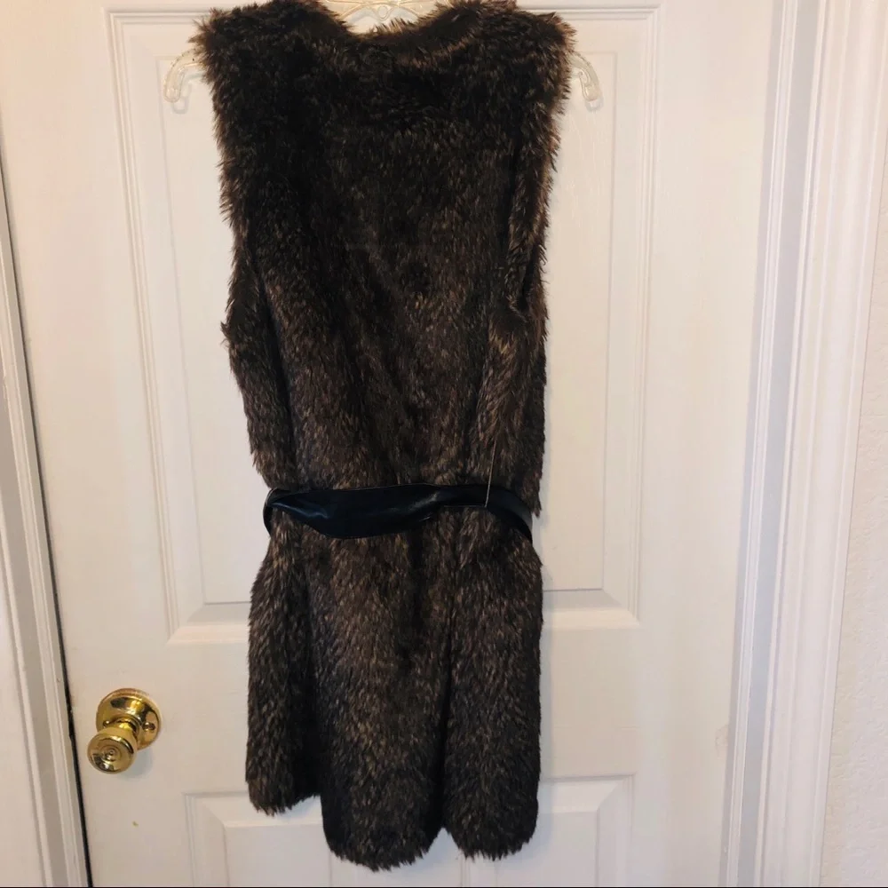 FOREVER 21 faux vegan fur furry brown vest with leather belt size small